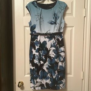 Sleeveless dress by Connected